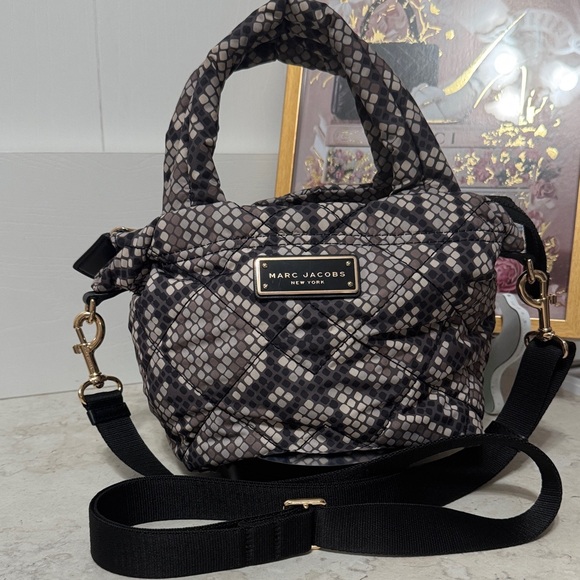 Marc Jacobs Handbags - Marc Jacobs Black and Cream Snake pattern Quilted Nylon Shoulder Bag EUC